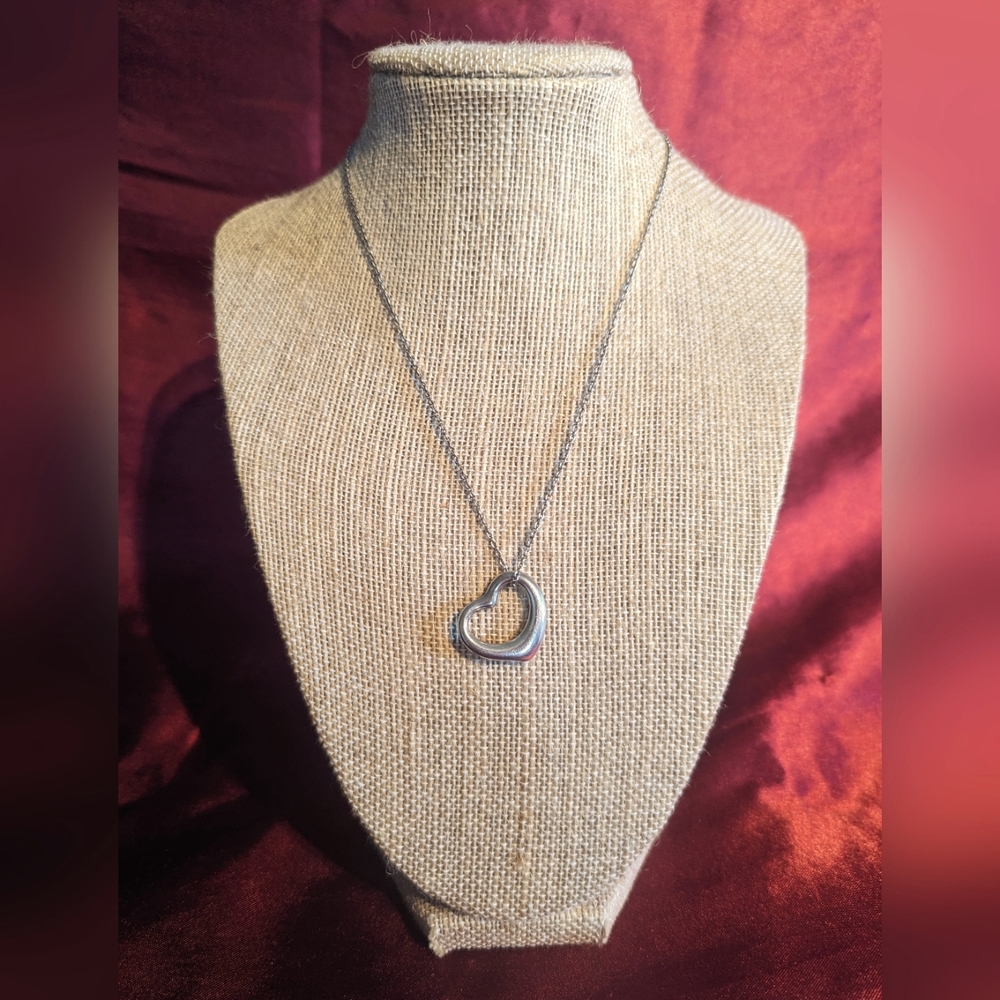 Tiffany & Co Elsa Peretti Spain Heart Pendant Necklace With Origial Chain🩷🤍🩷